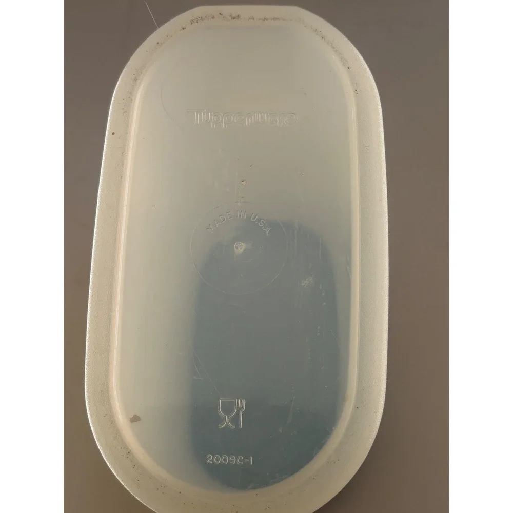 Vintage Tupperware Slim Line Fridge Pitcher 2009C-1 Flip Top Lid 2 Qt Made USAOh